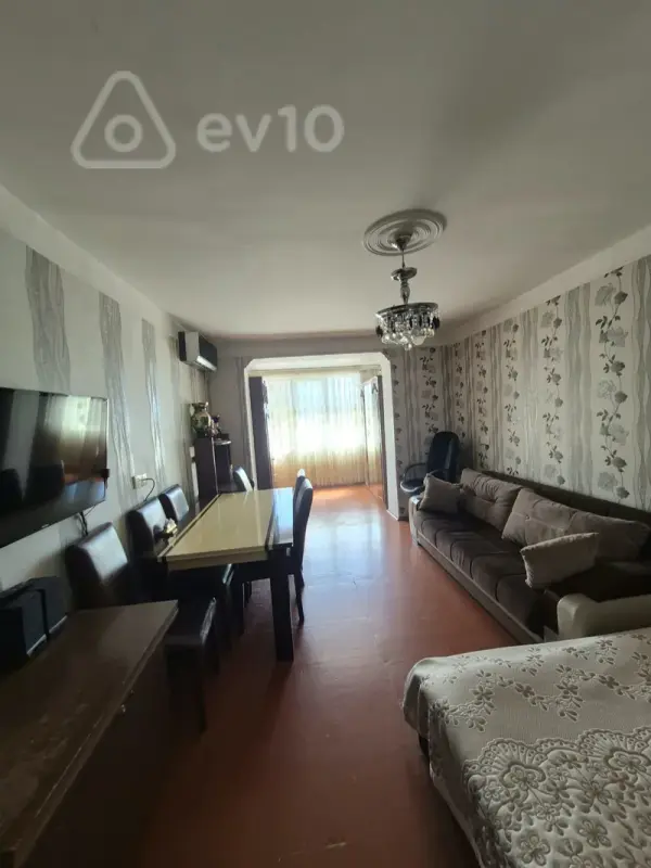 Satılır 1 otaqlı köhnə tikili 35 m²