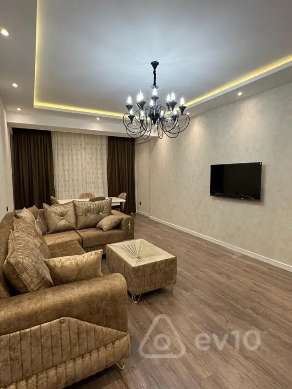 Kirayə verilir 3 otaqlı yeni tikili 151 m²