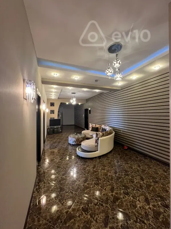 Satılır 3 otaqlı yeni tikili 170 m²