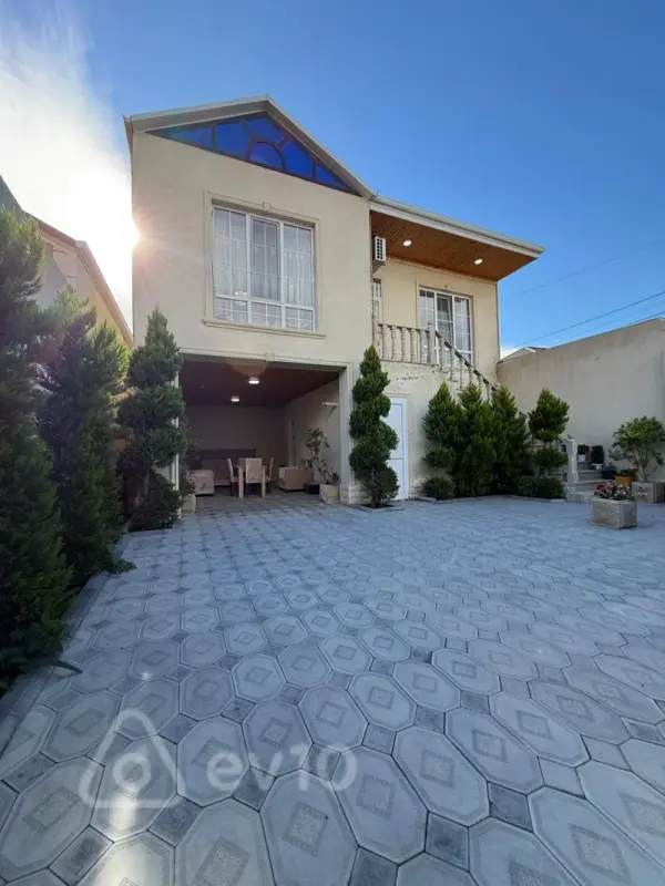 Satılır 6 otaqlı həyət evi 247 m²
