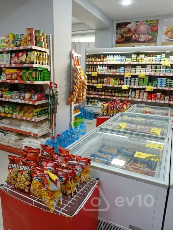 Satılır mənzil 230 m²