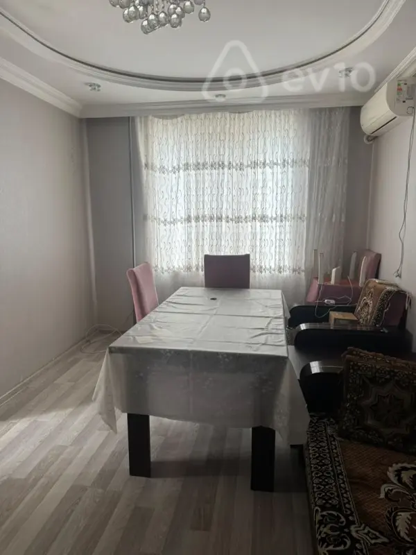 Kirayə verilir 2 otaqlı köhnə tikili 60 m²