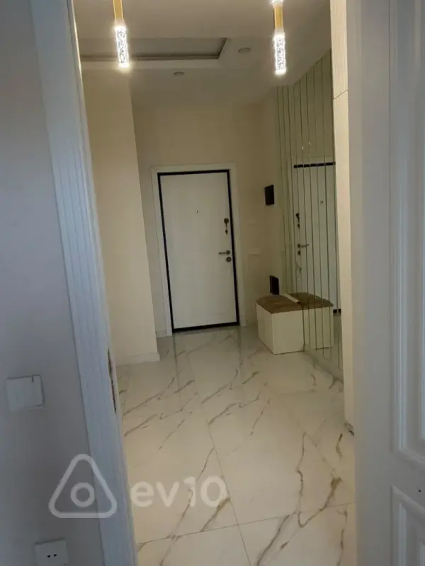 Kirayə verilir 2 otaqlı yeni tikili 85 m²