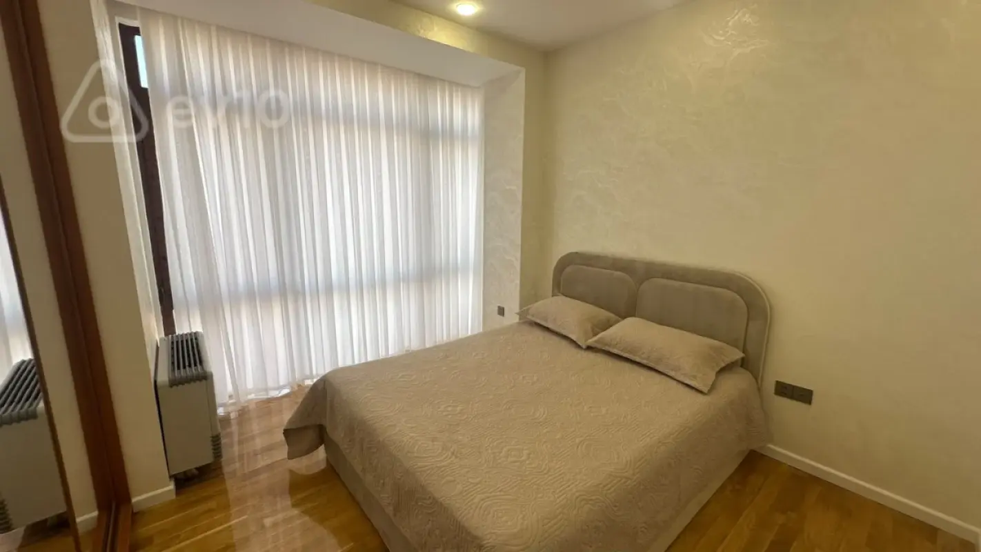 Kirayə verilir 4 otaqlı yeni tikili 170 m²