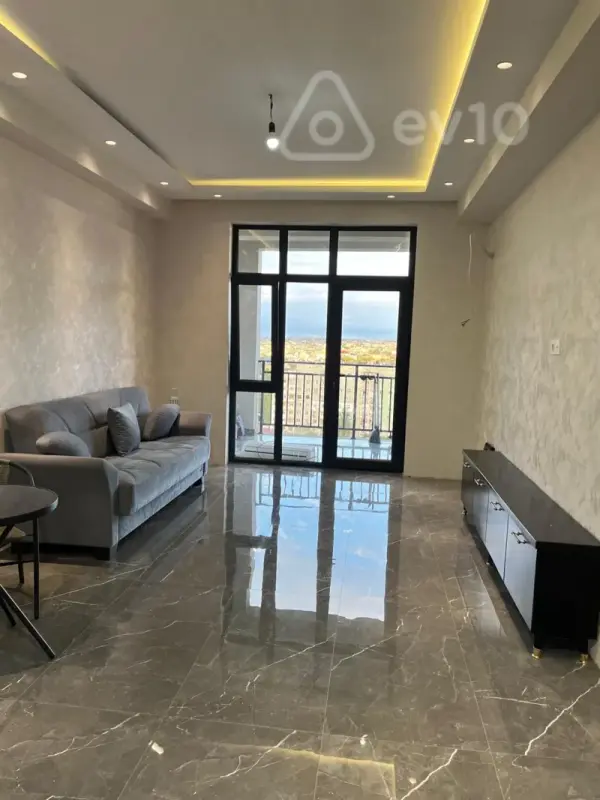 Kirayə verilir 2 otaqlı yeni tikili 65 m²