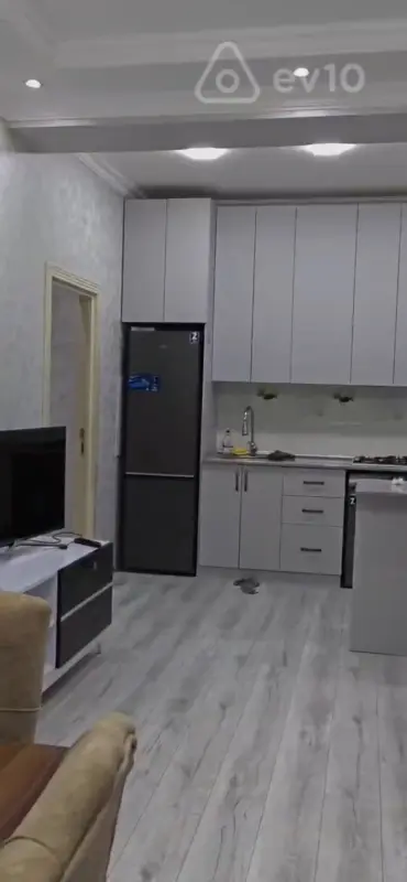 Kirayə verilir 3 otaqlı yeni tikili 85 m²