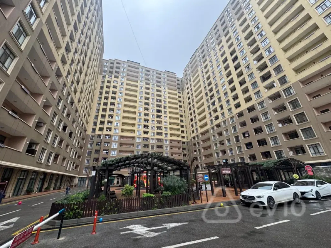 Satılır 2 otaqlı yeni tikili 95 m²