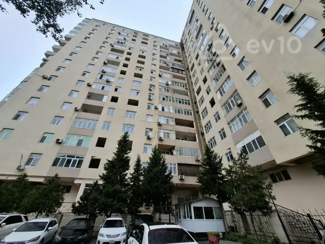 Satılır 3 otaqlı yeni tikili 128 m²
