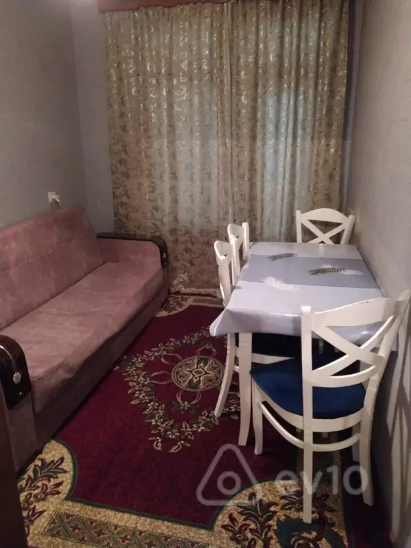Satılır 3 otaqlı köhnə tikili 60 m²