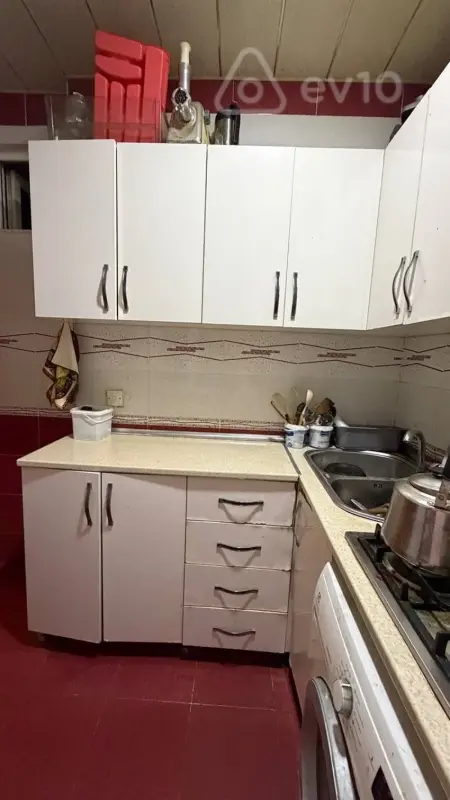 Kirayə verilir 2 otaqlı köhnə tikili 60 m²