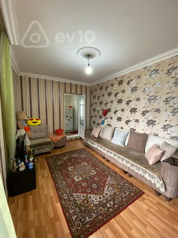 Satılır 2 otaqlı köhnə tikili 60 m²