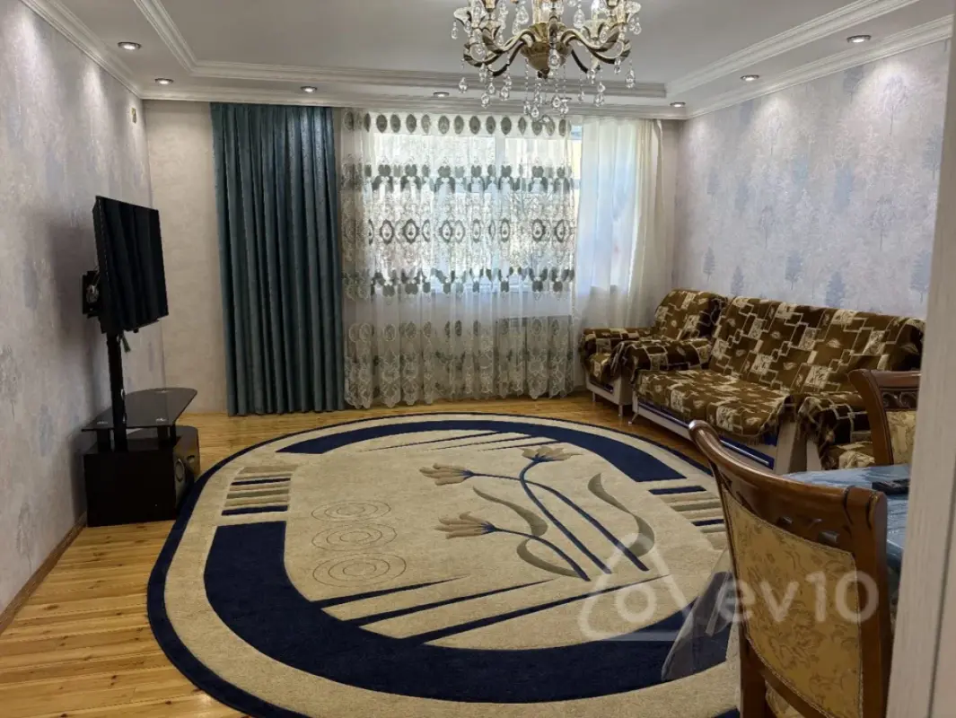 Satılır 4 otaqlı köhnə tikili 90 m²