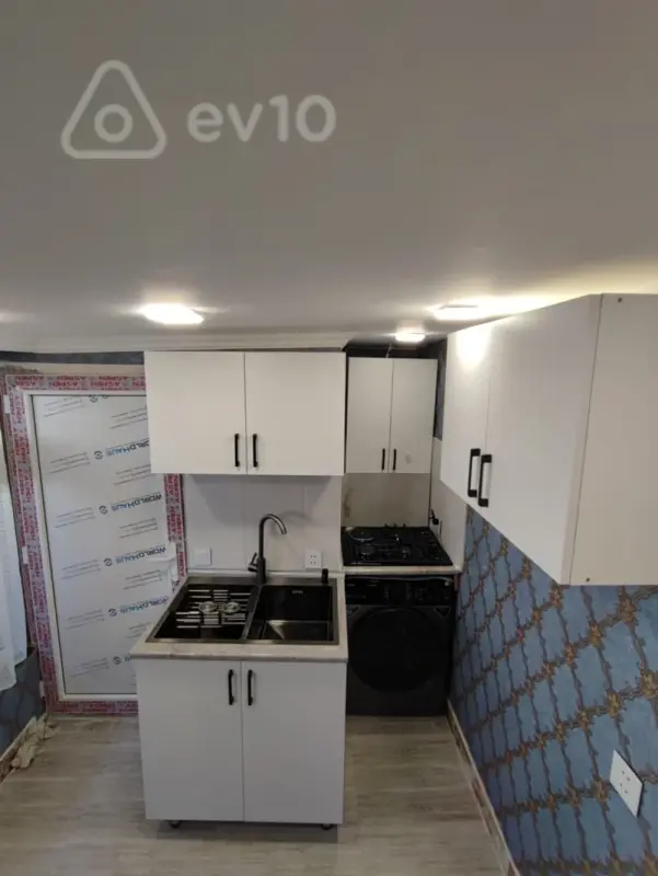 Kirayə verilir 2 otaqlı köhnə tikili 43 m²