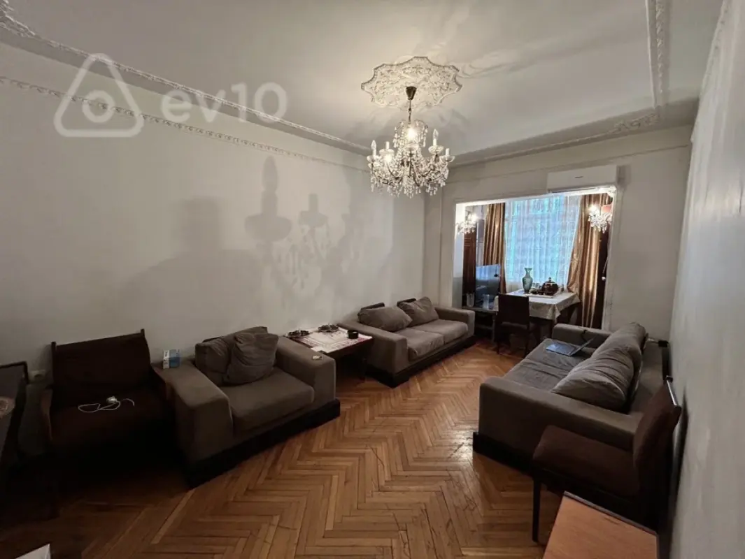 Satılır 3 otaqlı köhnə tikili 100 m²