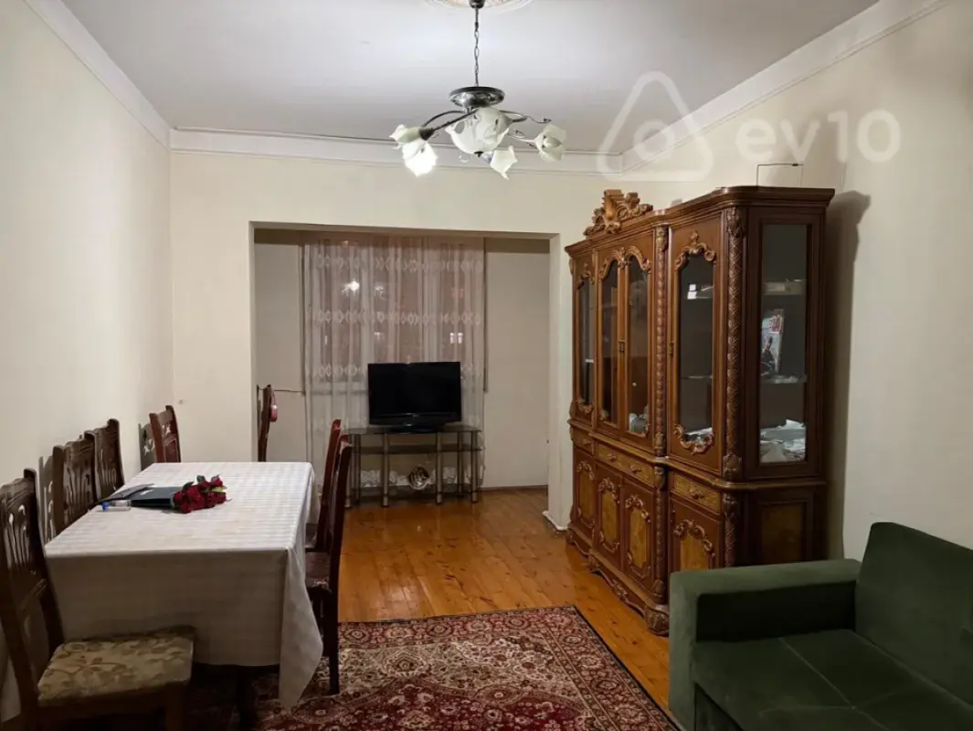 Satılır 2 otaqlı köhnə tikili 76 m²