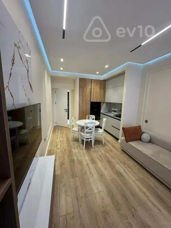 Kirayə verilir 2 otaqlı yeni tikili 70 m²