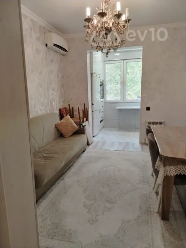 Satılır 3 otaqlı köhnə tikili 55 m²