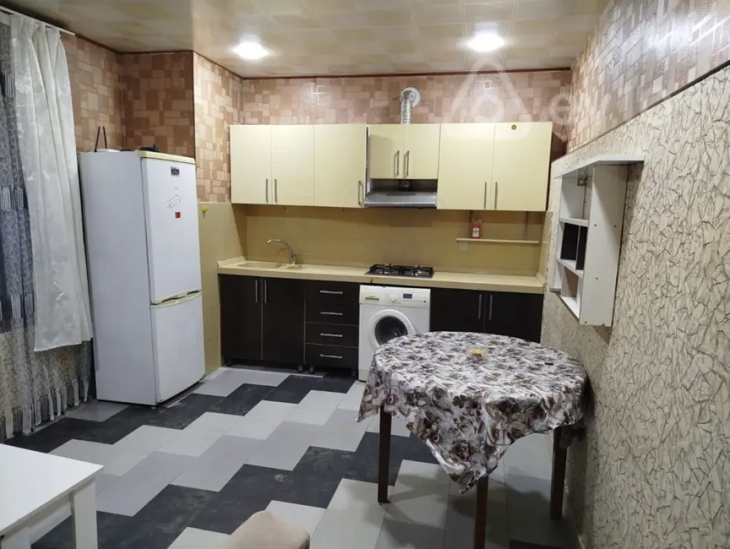 Kirayə verilir 2 otaqlı həyət evi 60 m²
