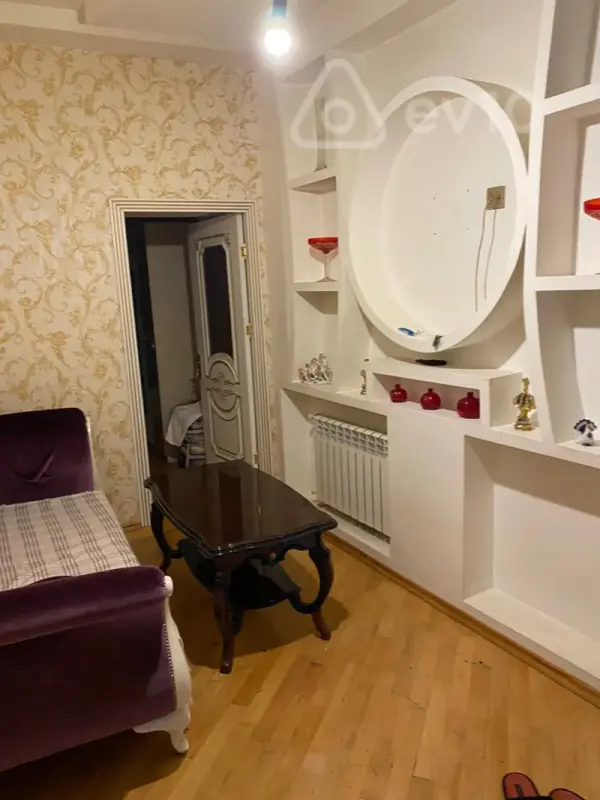 Kirayə verilir 2 otaqlı köhnə tikili 50 m²