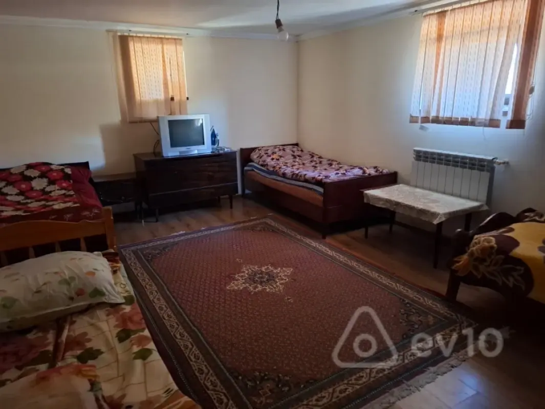 Kirayə verilir 1 otaqlı həyət evi 40 m²