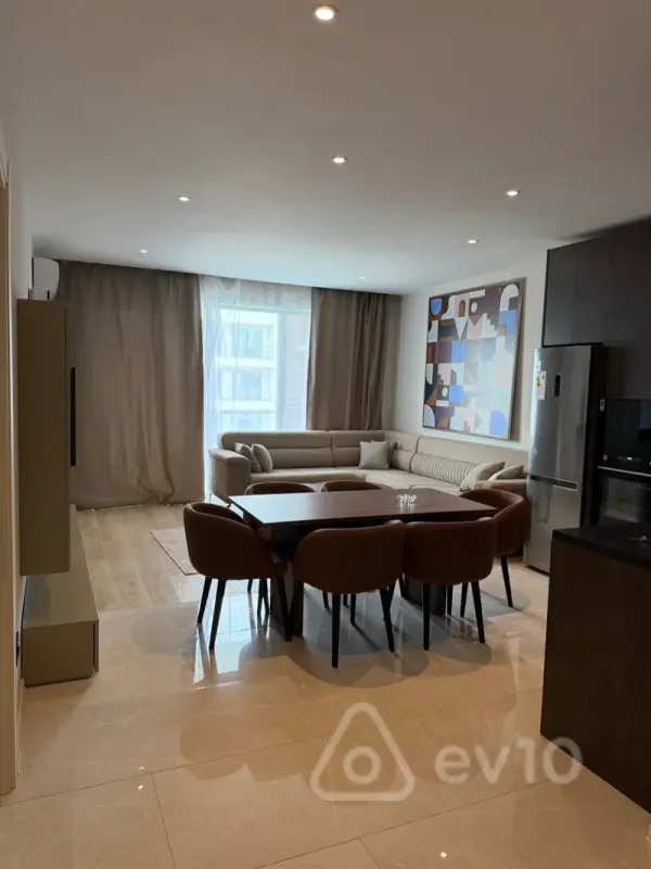 Kirayə verilir 2 otaqlı yeni tikili 67 m²