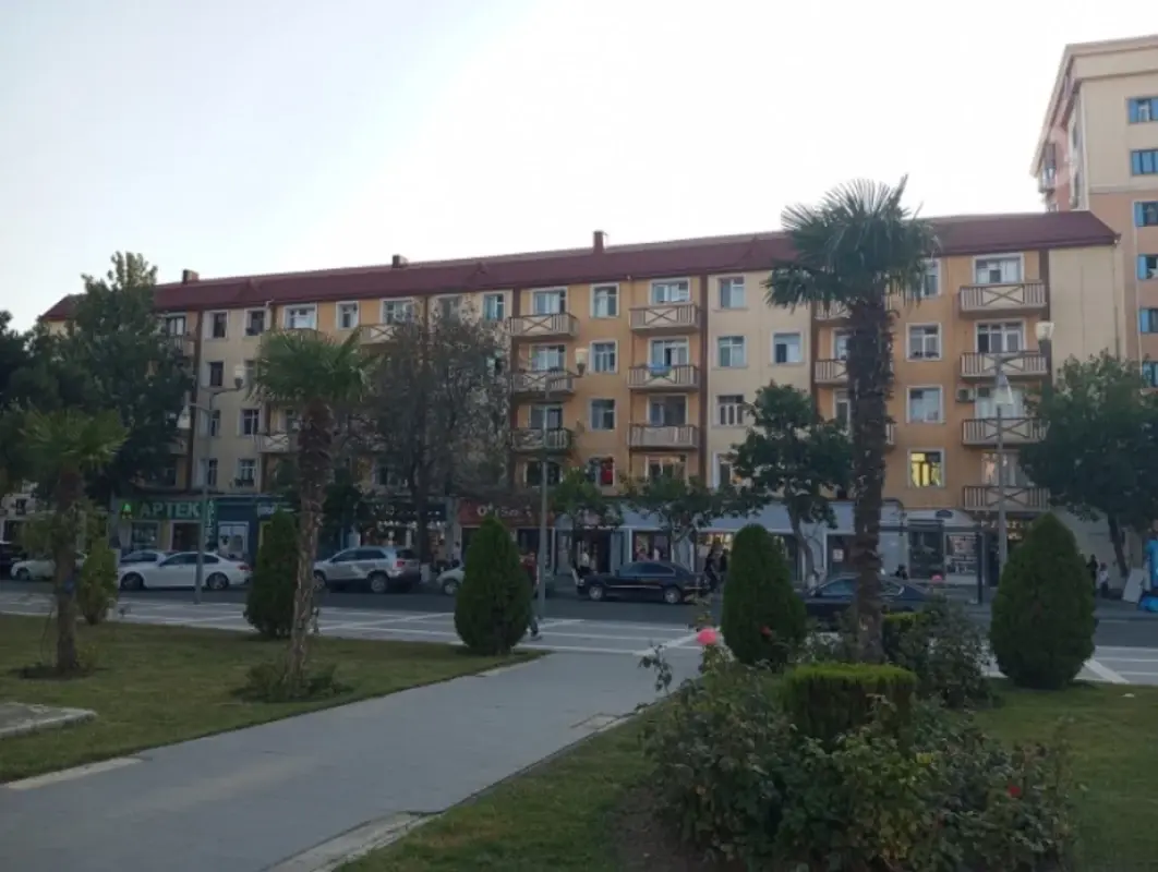 Satılır 3 otaqlı köhnə tikili 73 m²