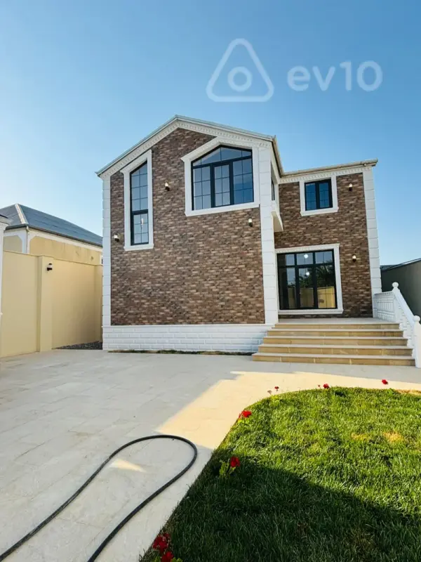 Satılır 5 otaqlı həyət evi 200 m²