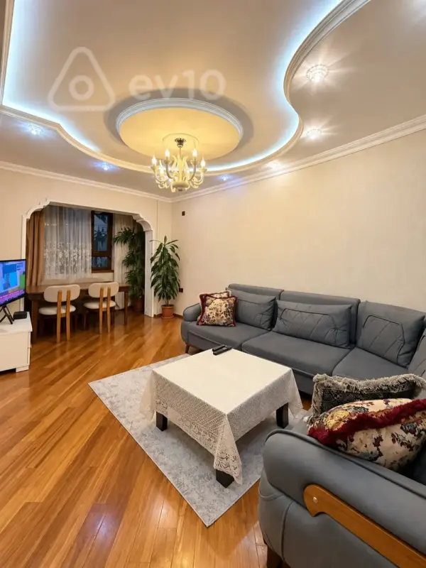 Satılır 3 otaqlı köhnə tikili 85 m²