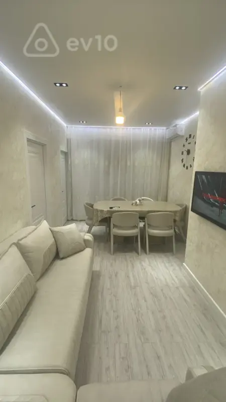 Kirayə verilir 2 otaqlı yeni tikili 60 m²
