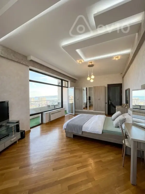 Kirayə verilir 3 otaqlı yeni tikili 180 m²