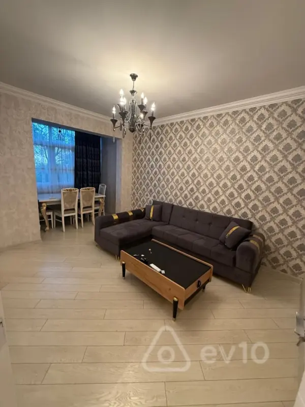 Satılır 2 otaqlı köhnə tikili 55 m²