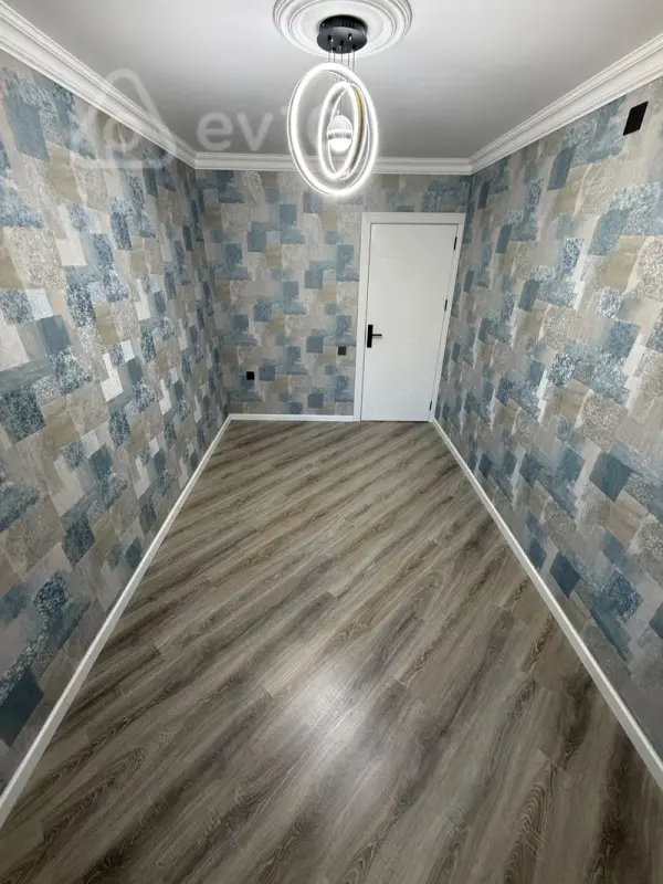 Satılır 3 otaqlı köhnə tikili 70 m²