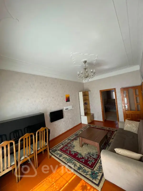 Satılır 2 otaqlı köhnə tikili 50 m²
