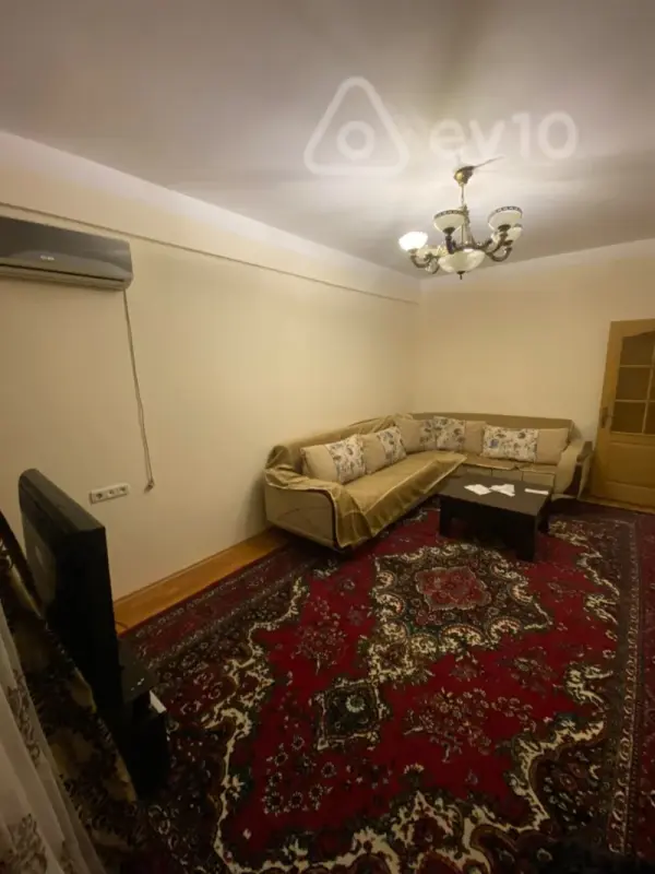 Kirayə verilir 3 otaqlı köhnə tikili 98 m²