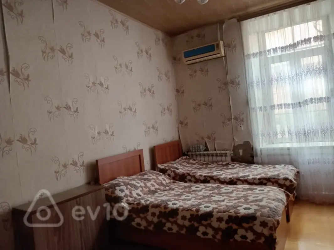 Satılır 2 otaqlı köhnə tikili 38 m²