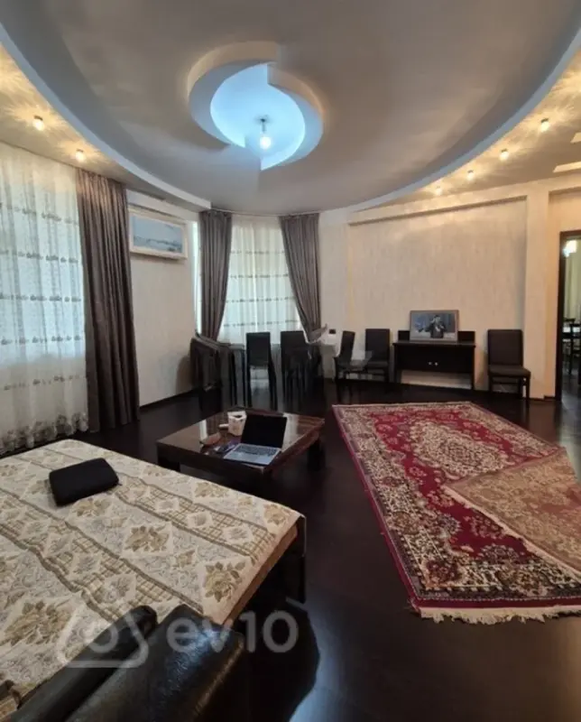 Satılır 4 otaqlı yeni tikili 160 m²