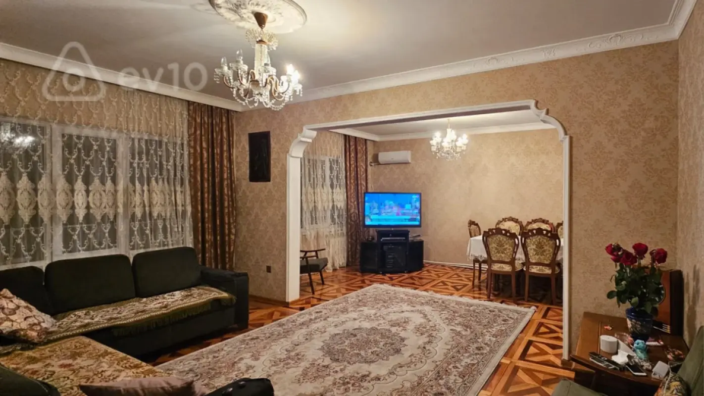 Satılır 5 otaqlı köhnə tikili 110 m²