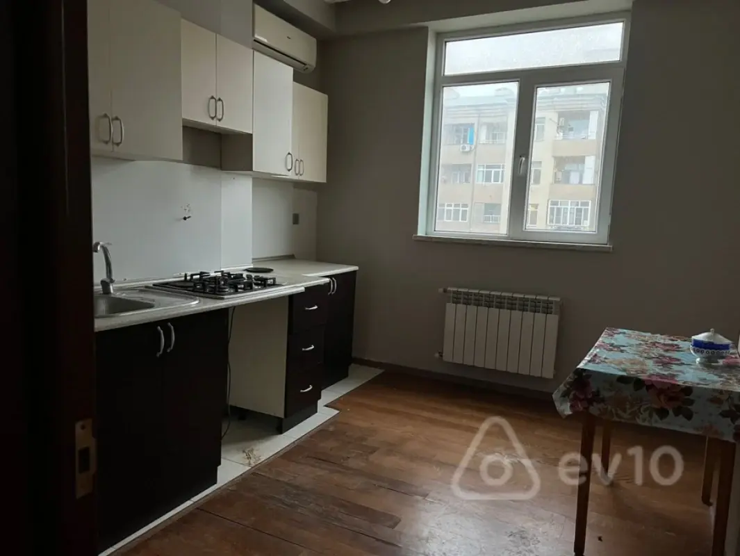 Kirayə verilir 2 otaqlı yeni tikili 80 m²