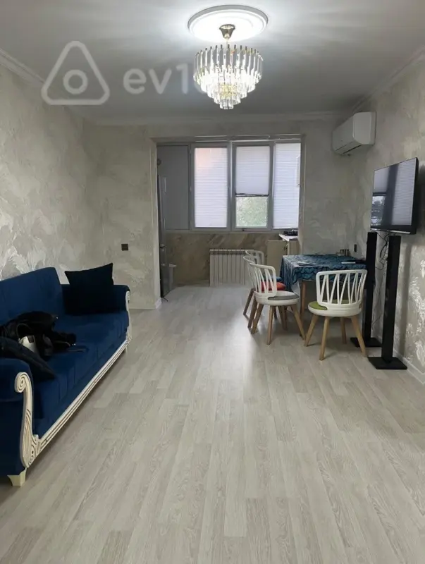 Kirayə verilir 3 otaqlı köhnə tikili 65 m²
