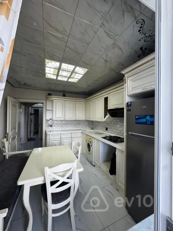 Kirayə verilir 2 otaqlı yeni tikili 60 m²