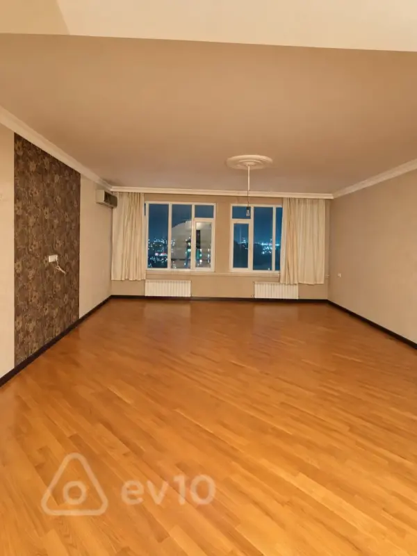 Satılır 4 otaqlı yeni tikili 204 m²