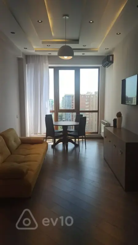 Kirayə verilir 2 otaqlı köhnə tikili 57 m²