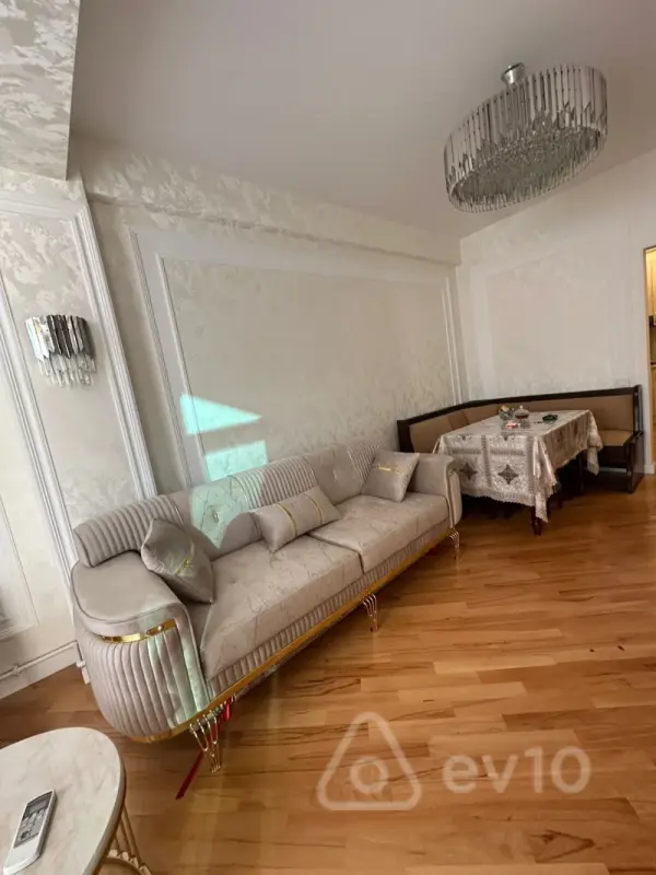 Kirayə verilir 2 otaqlı yeni tikili 75 m²