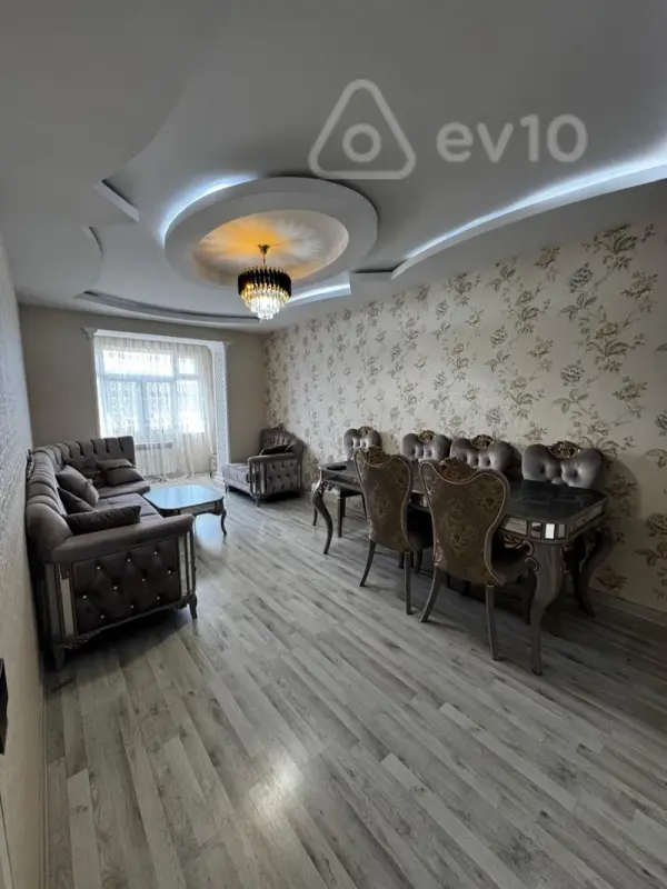 Kirayə verilir 2 otaqlı köhnə tikili 65 m²