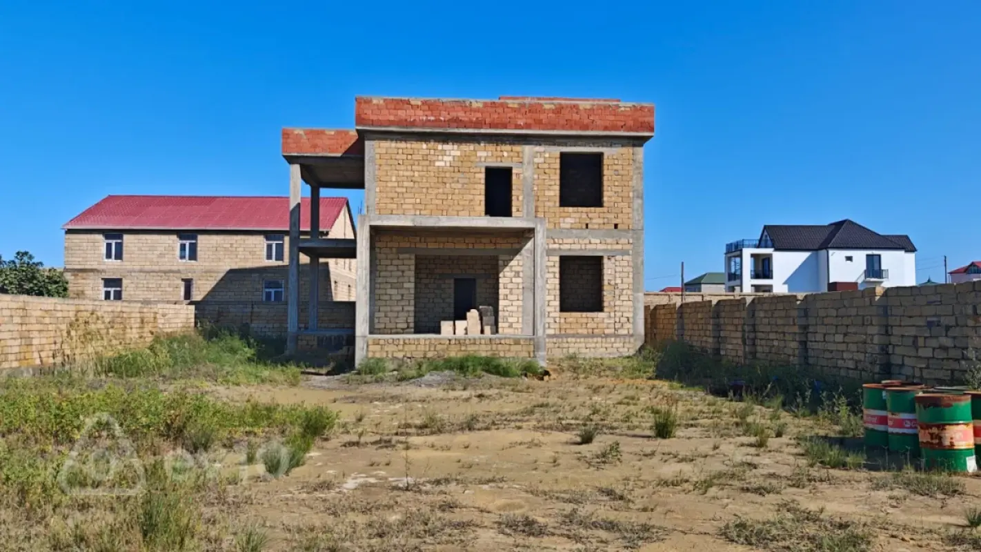 Satılır 8 otaqlı həyət evi 308 m²