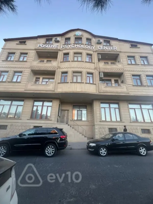 Kirayə verilir mənzil 1100 m²