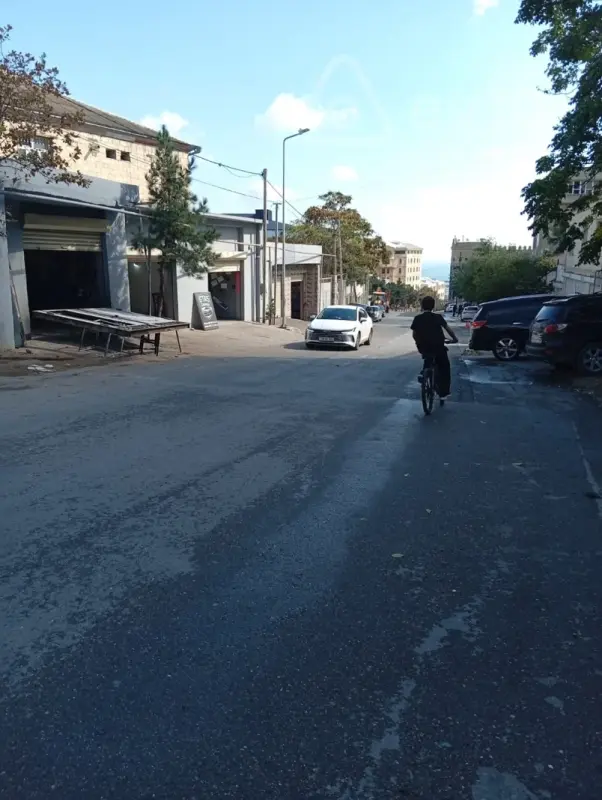 Satılır mənzil 200 m²