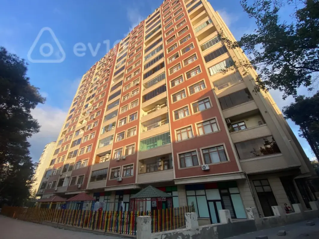 Satılır 3 otaqlı yeni tikili 100 m²