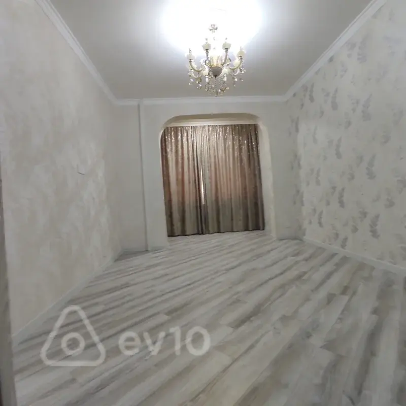 Satılır 2 otaqlı köhnə tikili 55 m²
