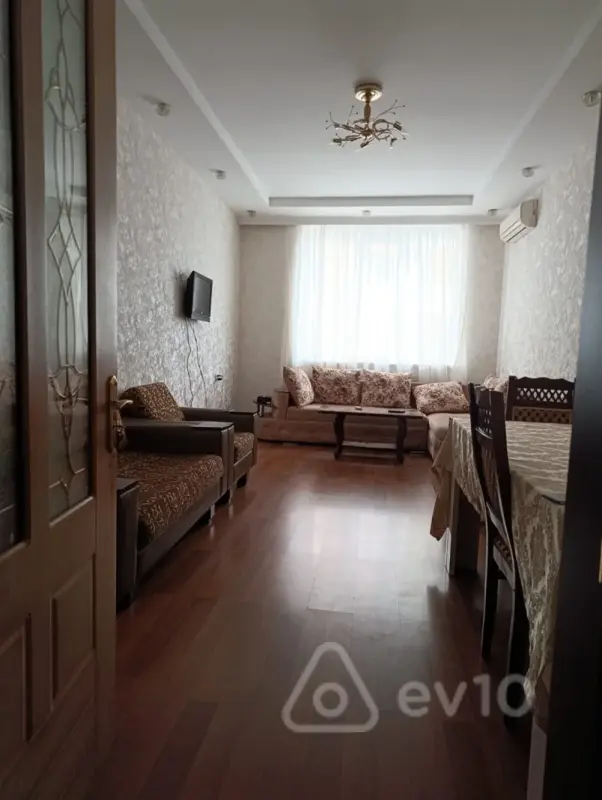 Kirayə verilir 2 otaqlı yeni tikili 70 m²